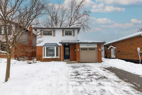 227 Talbot CRES, Newmarket, ON L3Y 1A4