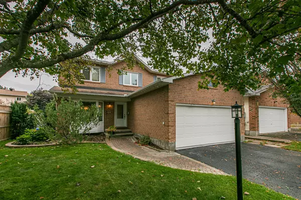 44 Dartmoor DR, Kanata, ON K2M 1S6