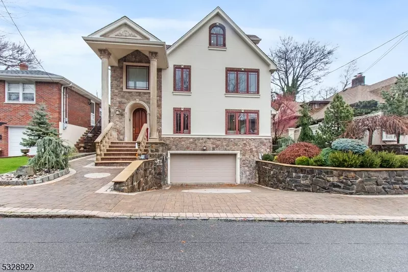 19 Oakdene Ave, Cliffside Park Boro, NJ 07010