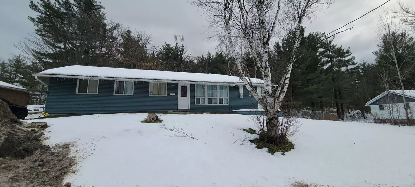 105 Bowes ST, Parry Sound, ON P2A 2L8