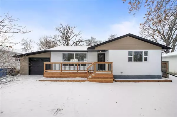 60 Golden Gate Bay, Winnipeg, MB R3J 2Z1