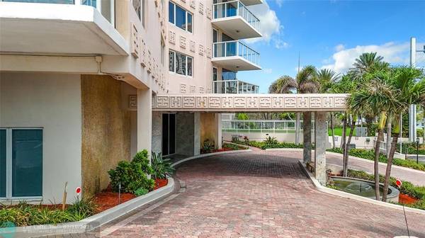 Fort Lauderdale, FL 33316,3000 Holiday Dr  #1406