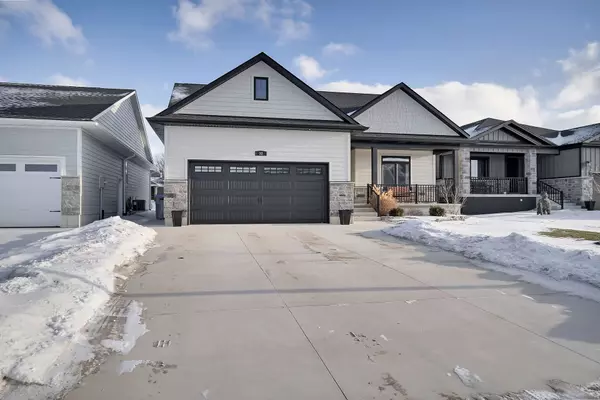 Lambton Shores, ON N0M 1T0,32 Brooklawn DR