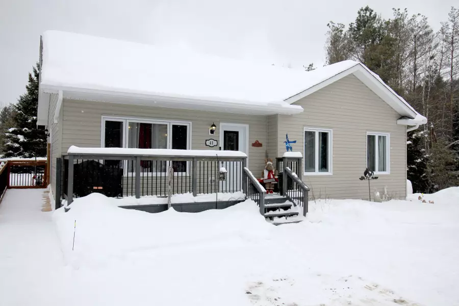 41 Maxwell Settlement RD, Bancroft, ON K0L 1C0