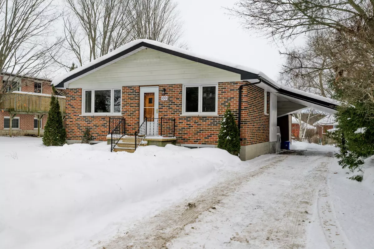 Smith-ennismore-lakefield, ON K0L 2H0,69 Ermatinger ST