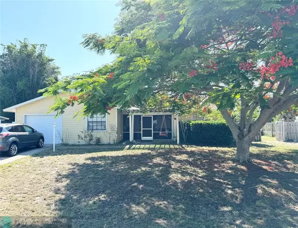 2703 NE Spruce Ridge Ave, Jensen Beach, FL 34957