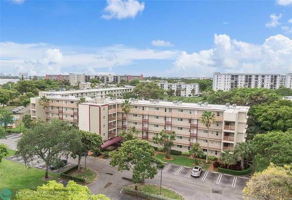 2216 N Cypress Bend Dr  #408, Pompano Beach, FL 33069