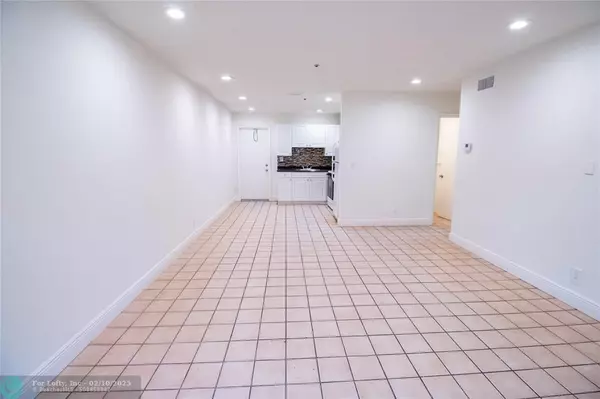 Fort Lauderdale, FL 33312,400 SW 8th Ave  #6