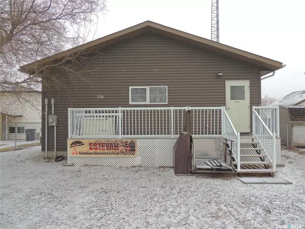 Estevan, SK S4A 0Y6,706 5th STREET