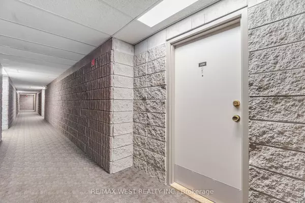 Guelph, ON N1H 7N6,10 Ajax ST #209