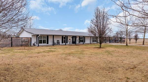 30476 E County Road 1650 Road, Elmore City, OK 73433