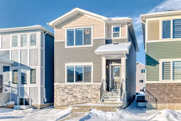 Airdrie, AB T4B 5M5,735 Bayview HL SW