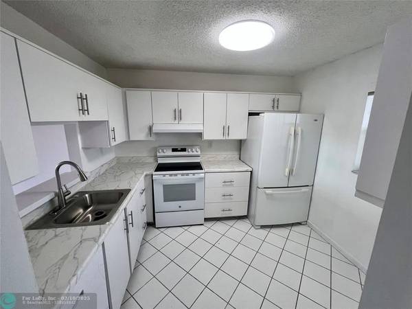 North Lauderdale, FL 33068,1830 N Lauderdale Ave  #4412