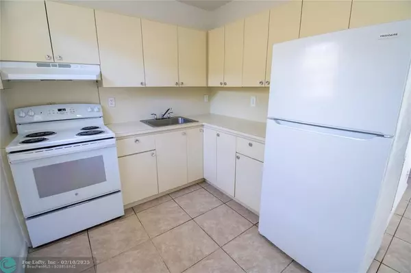 Fort Lauderdale, FL 33312,835 SW 4th Street  #8