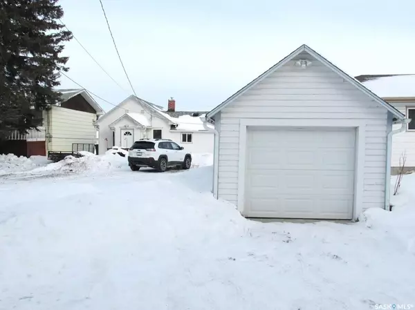 Nipawin, SK S0E 1E0,214 2nd STREET E