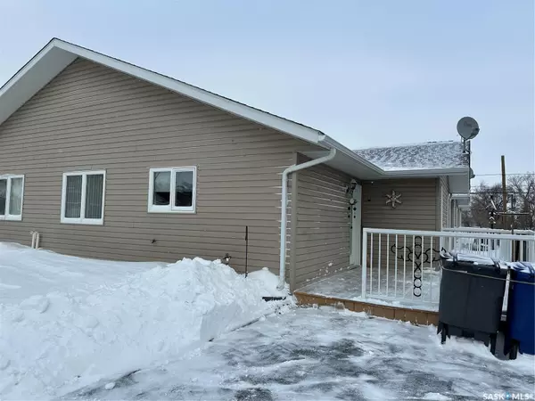 Assiniboia, SK S0H 0B0,401 3rd AVENUE E #3