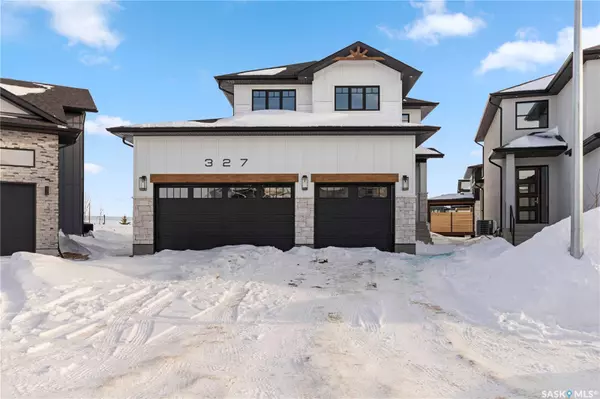 327 Woolf BAY, Saskatoon, SK S7W 1E5