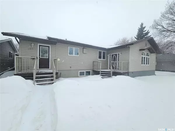 1017 Lillooet STREET W, Moose Jaw, SK S6H 4Z9