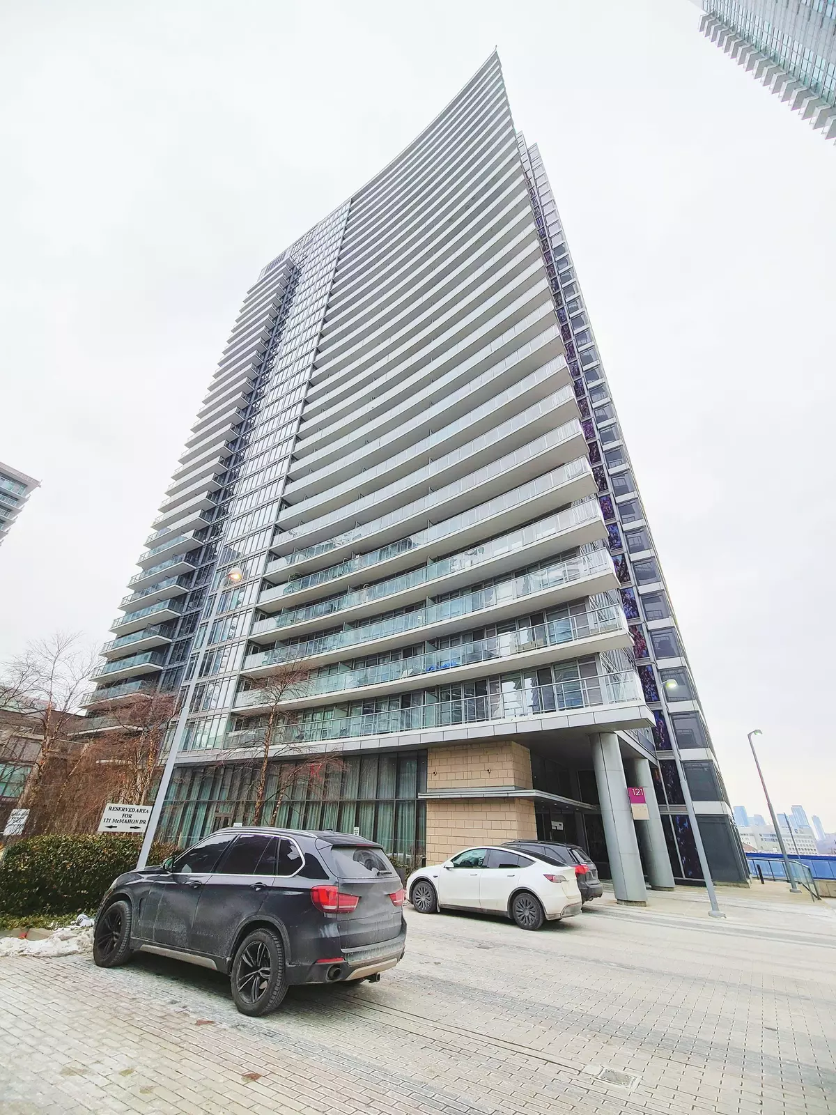 Toronto C15, ON M2K 0C1,121 Mcmahon DR #3212