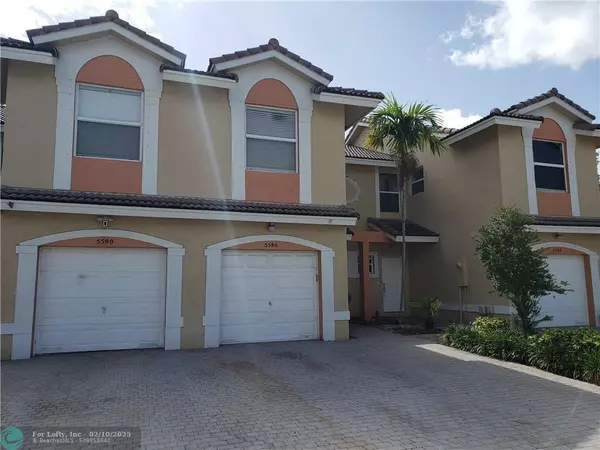 5586 NW 90th Ter, Sunrise, FL 33351