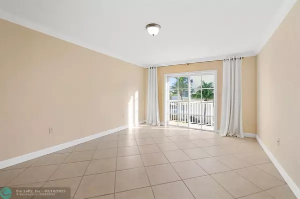 Fort Lauderdale, FL 33301,151 NE 16th Ave  #372