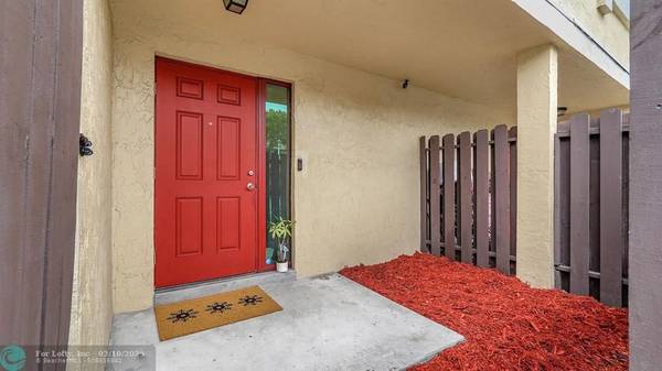 Pembroke Pines, FL 33025,220 SW 96th Ter