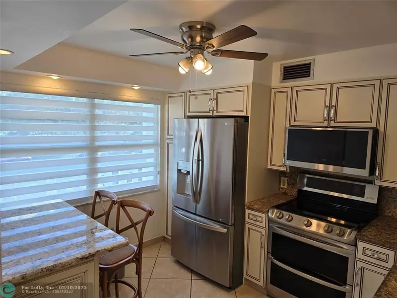 2803 Victoria Way  #J2, Coconut Creek, FL 33066