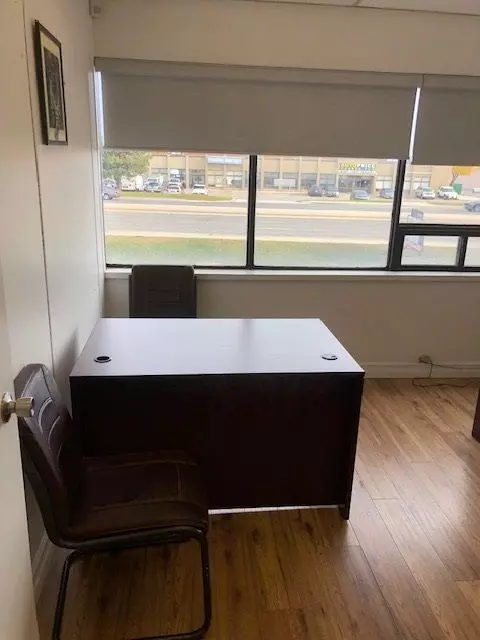 Mississauga, ON L4W 1E4,5200 Dixie RD #202