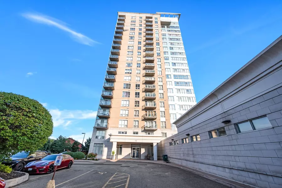 90 LANDRY ST #206, Vanier And Kingsview Park, ON K1L 0A9