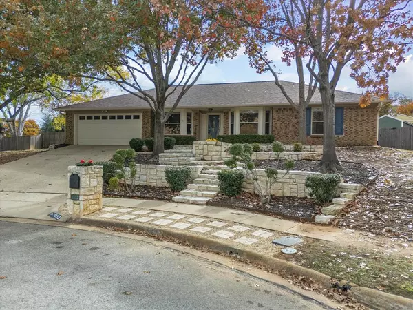 3032 Scenic Hills Court, Bedford, TX 76021