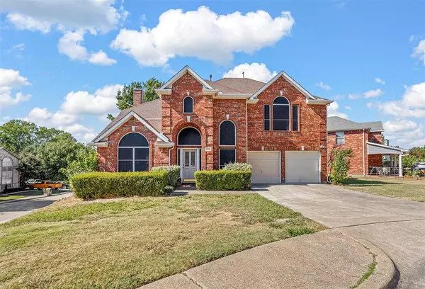 2944 Newport Drive, Rockwall, TX 75032