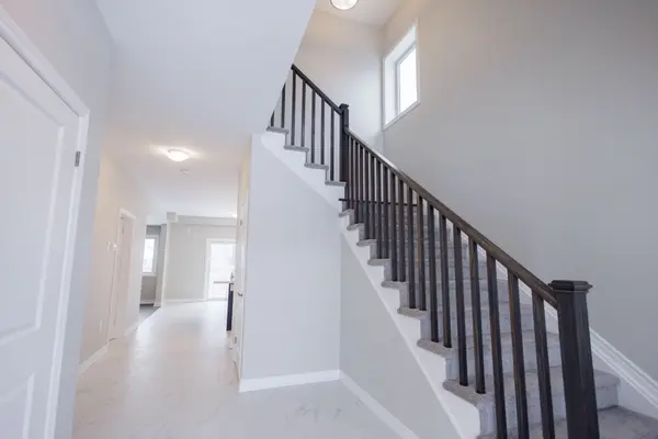 Thorold, ON L2V 0M1,5 Alicia CRES