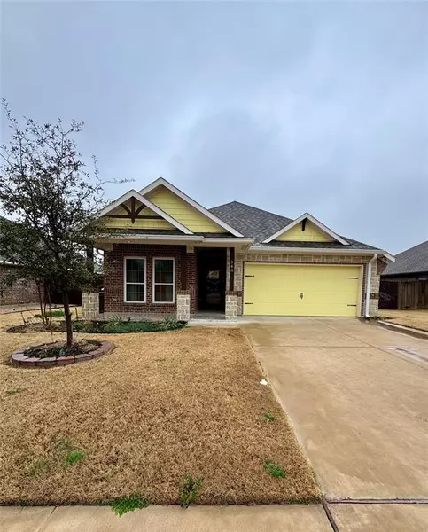 948 E 5th Street, Springtown, TX 76082