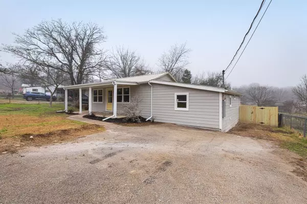 Azle, TX 76020,633 E Columbia Drive