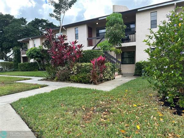 Boca Raton, FL 33428,9290 Vista Del Lago  #D