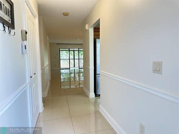 Boca Raton, FL 33428,9290 Vista Del Lago  #D