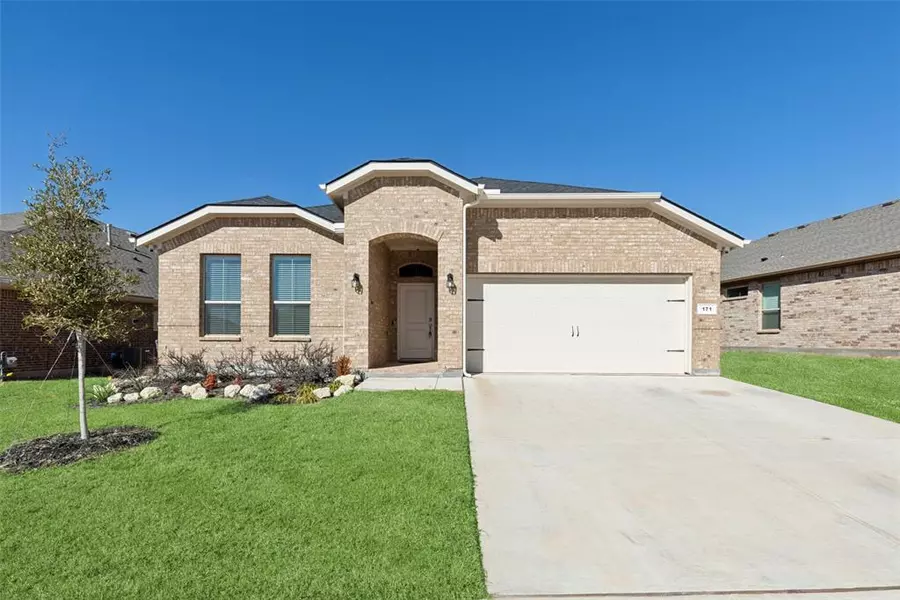 171 Tanager Drive, Rhome, TX 76078