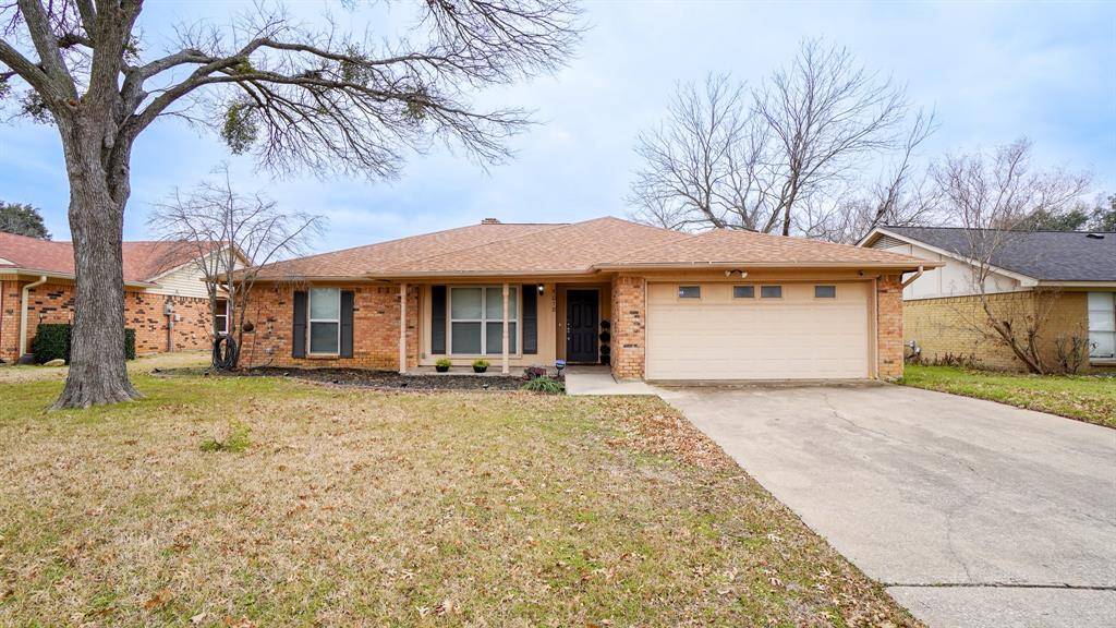 1018 Westminster Lane, Mansfield, TX 76063