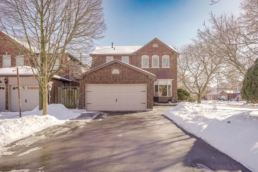 773 Stonepath CIR, Pickering, ON L1V 3S9