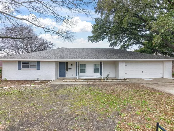 3709 Ashford Avenue, Fort Worth, TX 76133