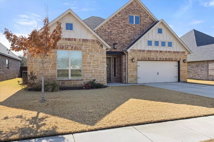 1476 Highland Park Circle, Granbury, TX 76048