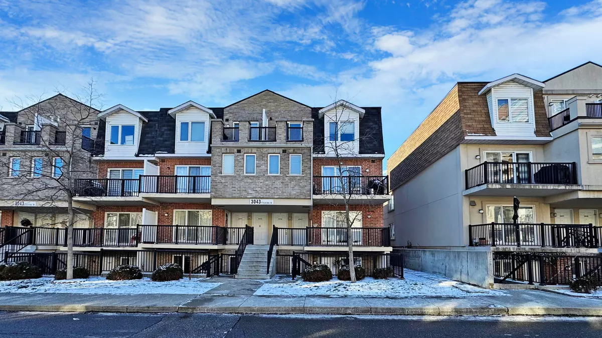 Toronto W05, ON M9M 0A4,3043 Finch AVE W #1016