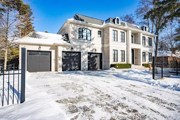 38 Kirk DR, Markham, ON L3T 3L1