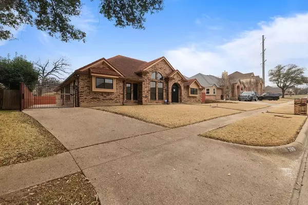 Hurst, TX 76054,709 Evergreen Drive