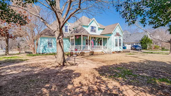 Granbury, TX 76048,228 W Moore Street