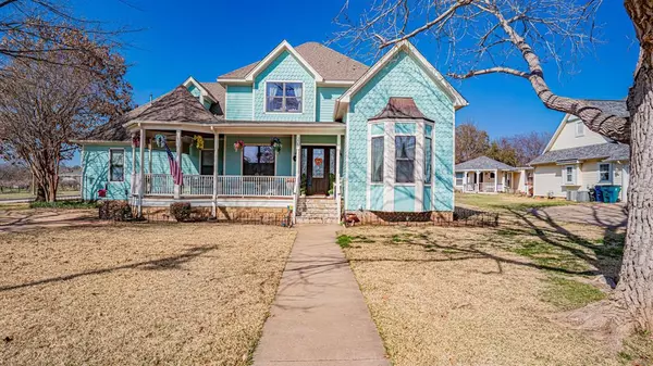 Granbury, TX 76048,228 W Moore Street