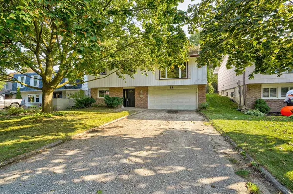 77 Highland AVE, Newmarket, ON L3Y 3H9