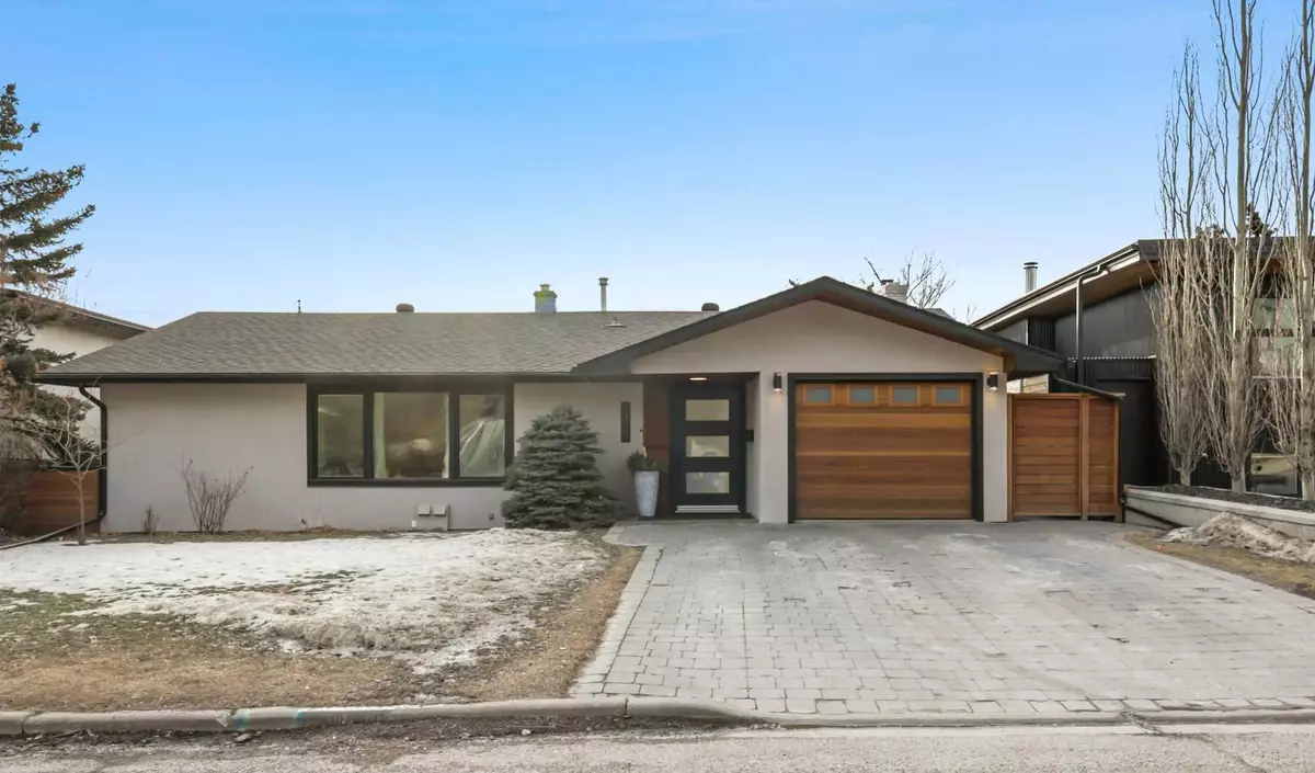 Calgary, AB T2N 3V3,2407 Juniper RD NW