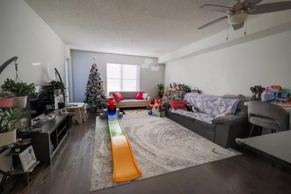 1317 27 ST SE #307, Calgary, AB T2A4Y5