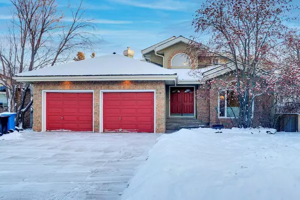 319 christie knoll PT SW, Calgary, AB T3H 2V2